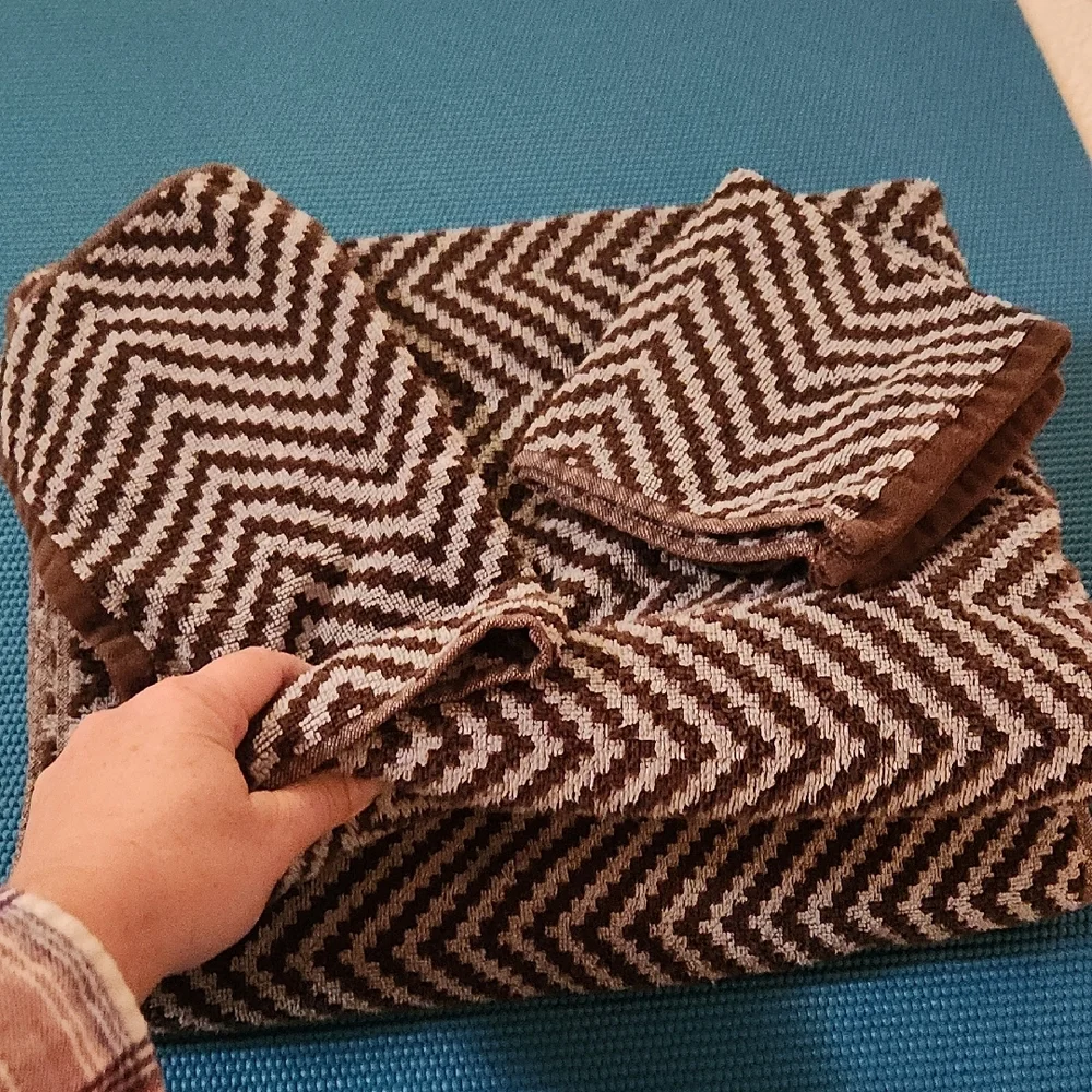 New Better Homes and Gardens Chevron Towels & Washclothes in Brownand Light Blue
